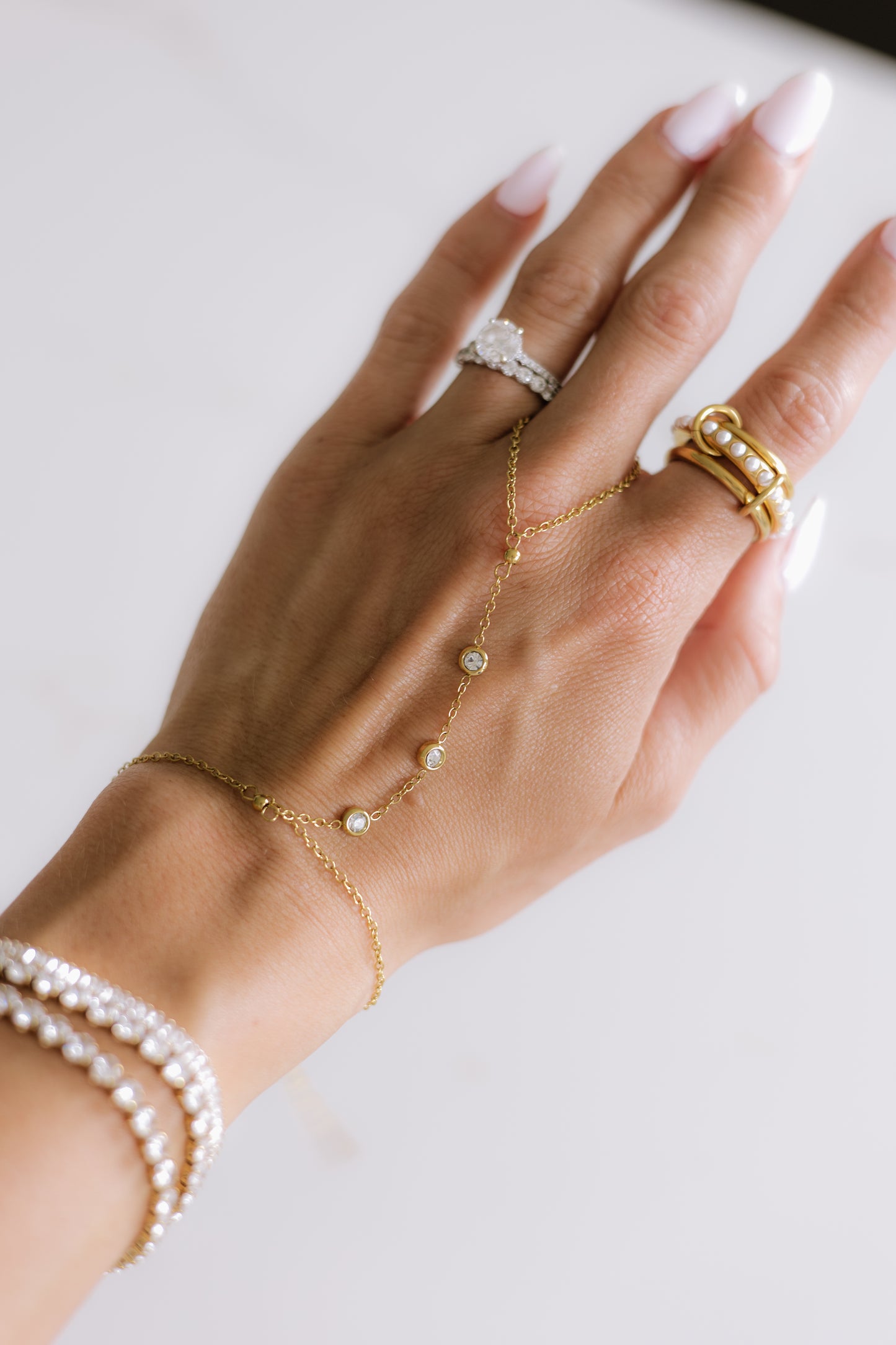 Cleo Handchain